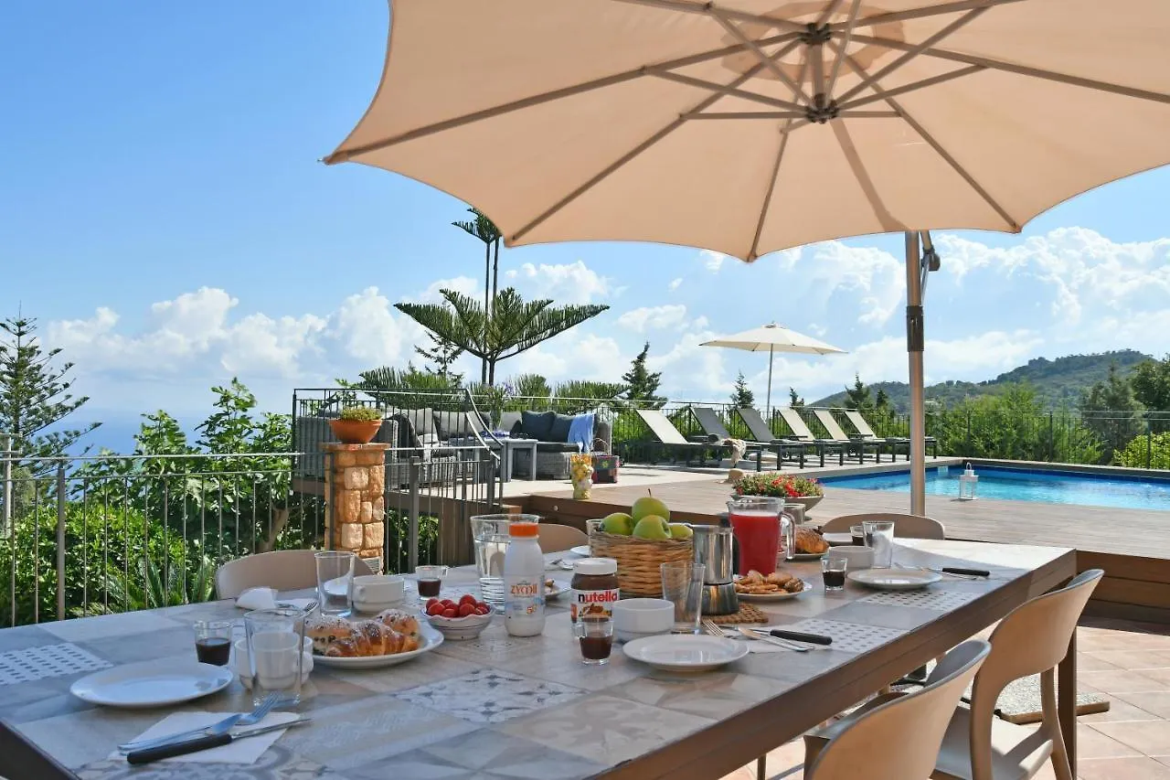 Villa Provenza チェファル 0*,  イタリア
