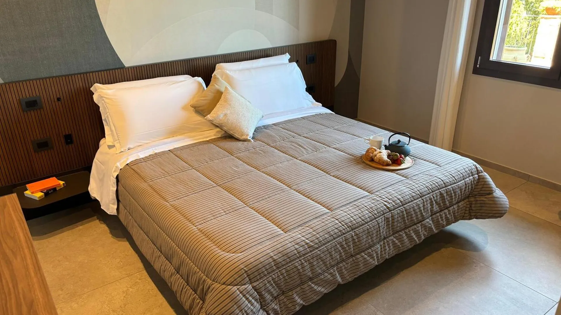 Villa Provenza チェファル 0*,