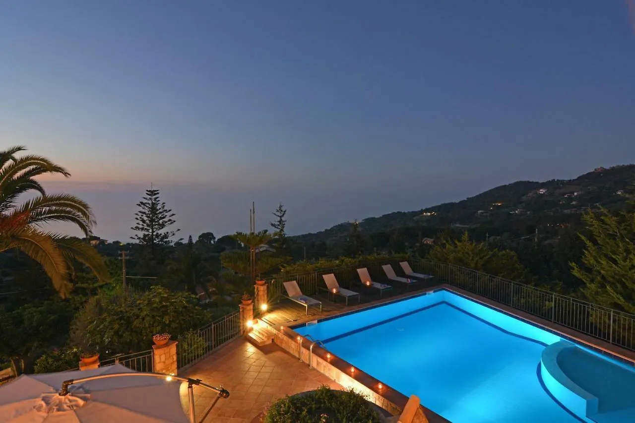 Villa Provenza チェファル ロッジ