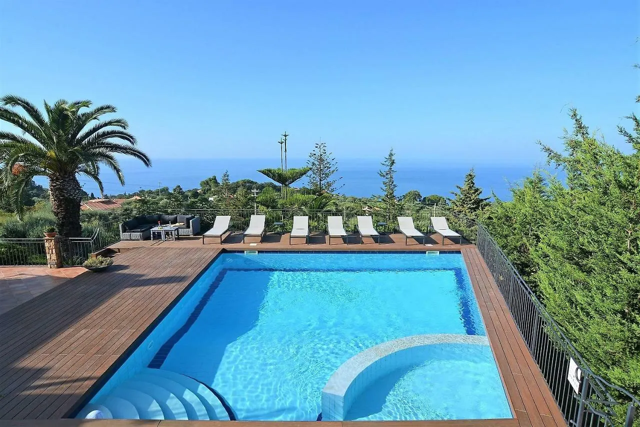 Villa Provenza チェファル イタリア